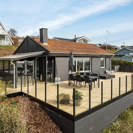 Karli - 330m To The Fjord By Interhome 度假居