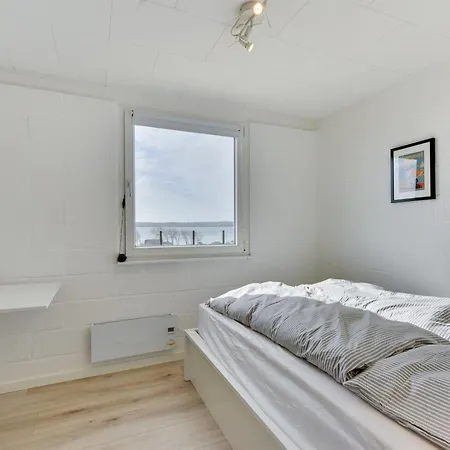 Karli - 330m To The Fjord By Interhome